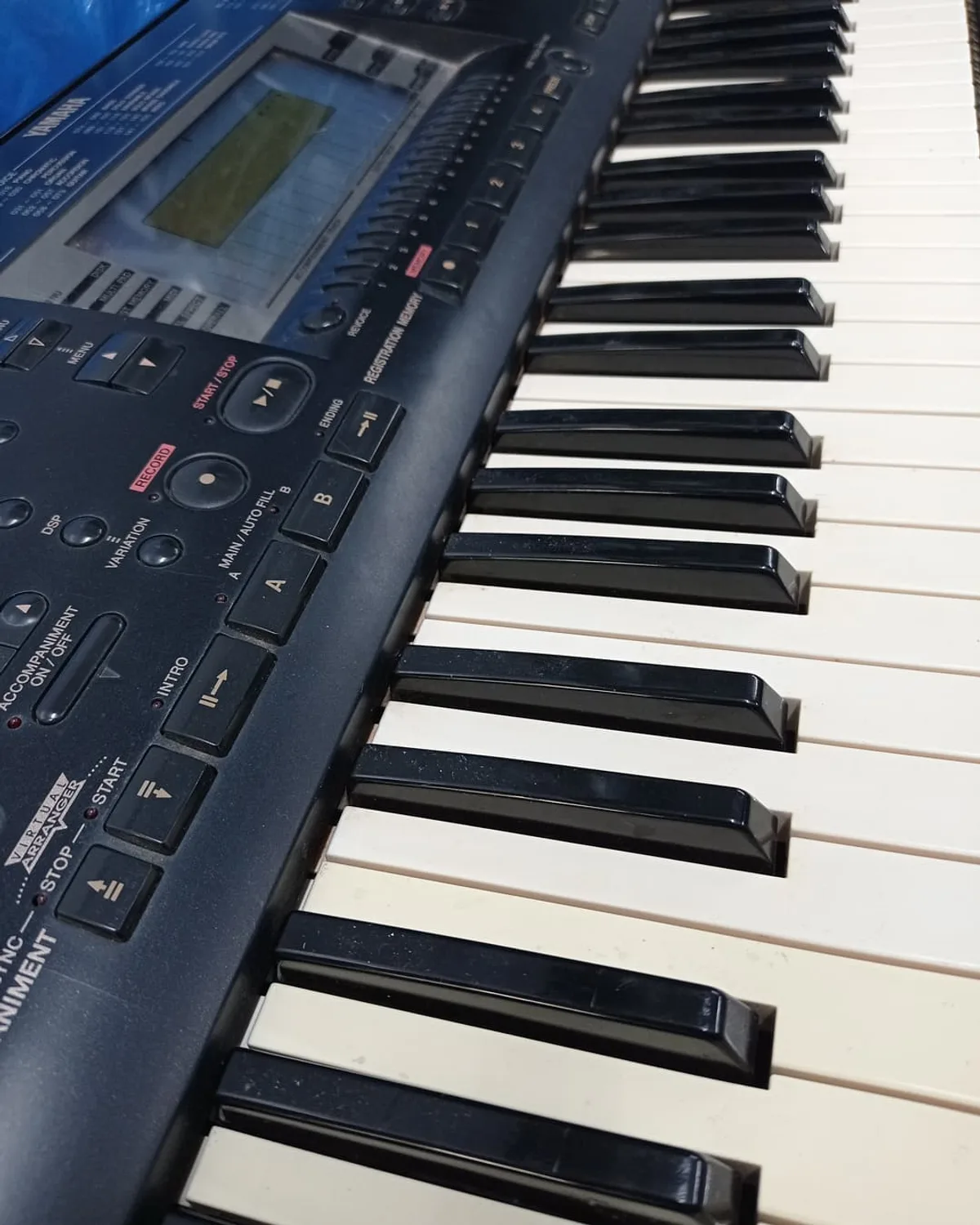 Teclado com acompanhamento na oficina da Musicaltec