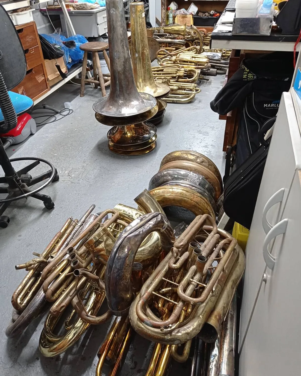 Tuba em Sib na oficina da Musicaltec